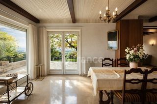  Propri�t�/ch�teau � vendre 10 pi�ces 220 m�