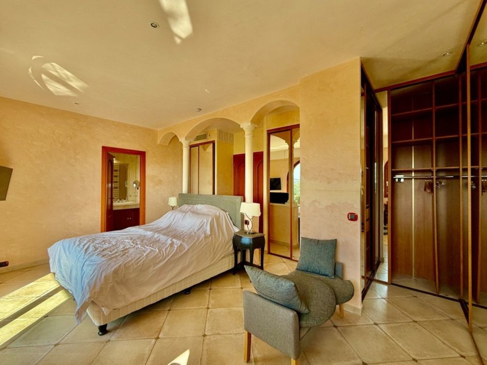 � vendre  Villa Grasse (06130)