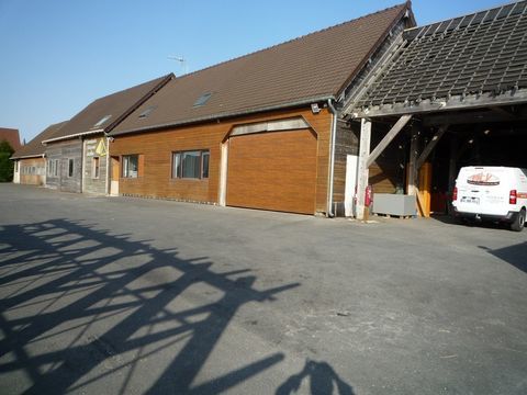 Dpt Aisne (02), LA CROIX SUR OURCQ  à vendre ensemble immobilier professionnel  1170 m2 ateliers et bureaux sur 3000 m2 de terra 268000 02210 La croix sur ourcq