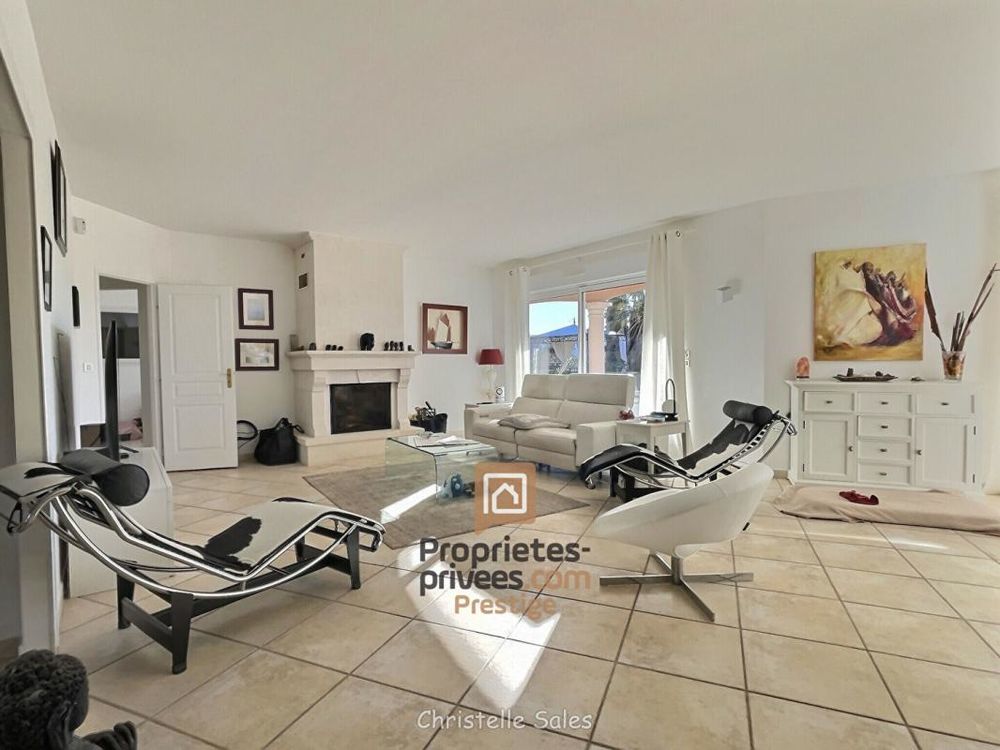 � vendre  Villa Bagnols-en-For�t (83600)