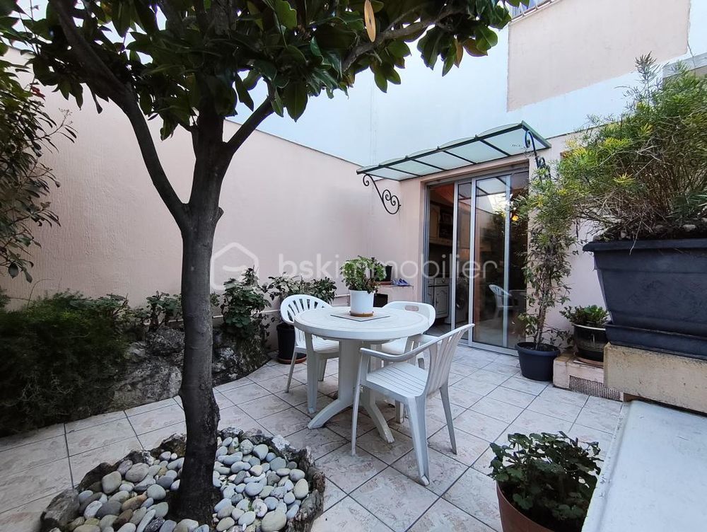 � vendre  Villa Saint-Laurent-du-Var (06700)
