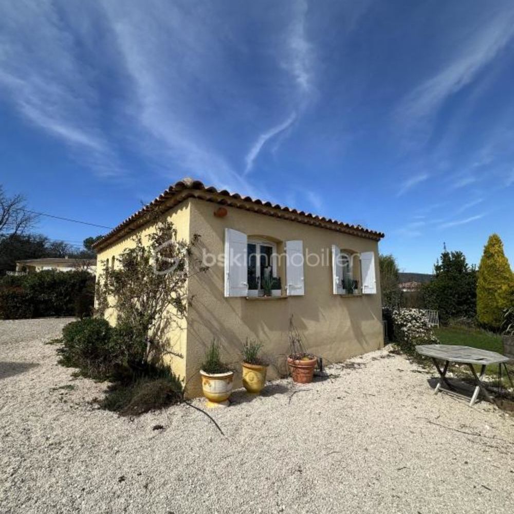 � vendre  Propri�t�/ch�teau N�oules (83136)