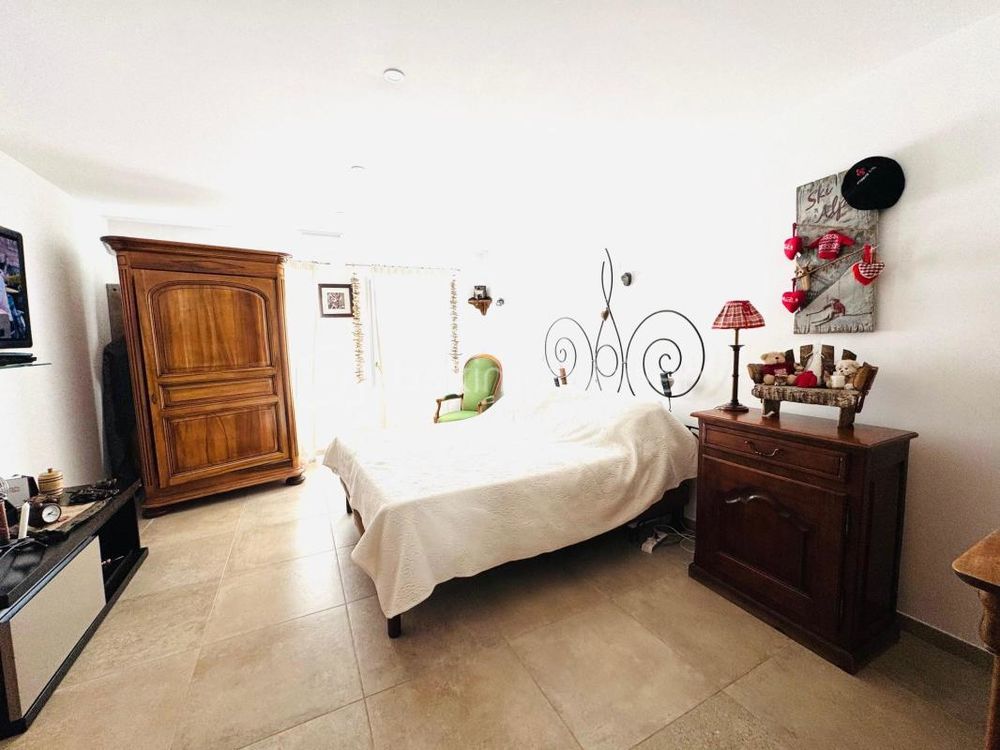 � vendre  Propri�t�/ch�teau La Verdi�re (83560)