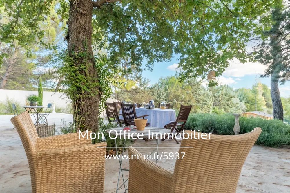 � vendre  Maison �guilles (13510)