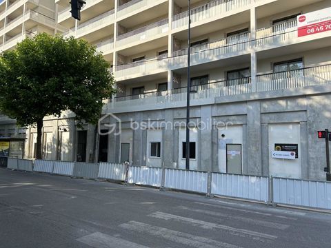 Local commercial de 90 m&sup2; &agrave; louer &agrave; Montreuil &agrave; Bld de la Boissi&egrave;re 4 min M&eacute;tro La Dhuys 2115 93100 Montreuil