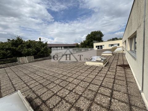 &Agrave; LOUER : LOCAUX D'ACTIVIT&Eacute;S - BUC 5365 78530 Buc