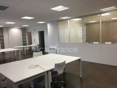 Dpt Nord (59), &agrave; vendre ROUBAIX Bureau r&eacute;cent 144m&sup2; avec ascenseur,centre-ville, en zone FRANCHE et QQPV, au pied des transports 226000 59100 Roubaix