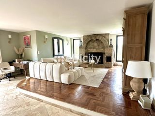  Villa � vendre 9 pi�ces 230 m�