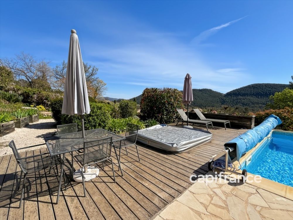 � vendre  Villa Bagnols-en-For�t (83600)