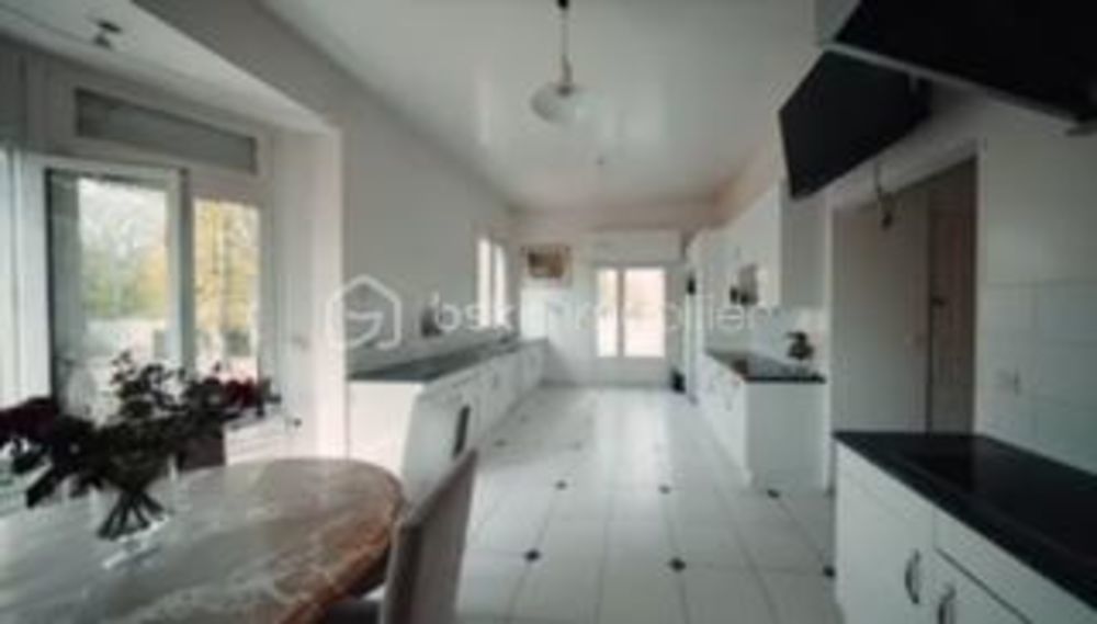 � vendre  Propri�t�/ch�teau Le V�sinet (78110)