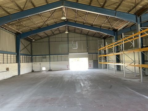 À LOUER  ENTREPÔT 350 m2 idéal stockage ou activité artisanale VILLENEUVE-SUR-LOT (Rive Gauche, Zone Intermarché) 690 47300 Villeneuve sur lot