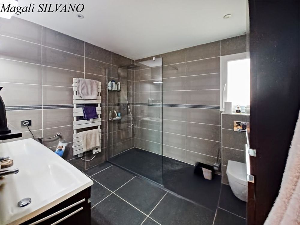 � vendre  Villa Sp�rac�des (06530)