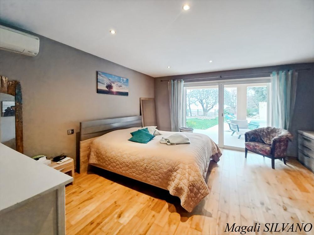 � vendre  Villa Sp�rac�des (06530)