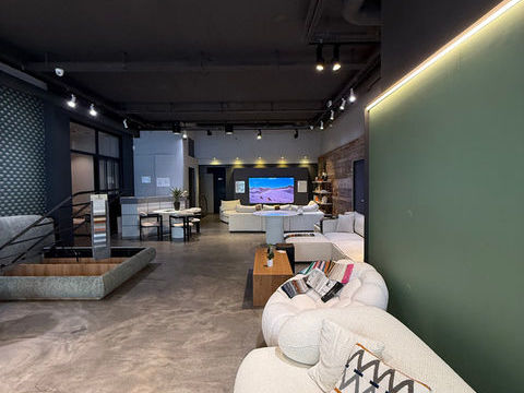 Local/bureau &agrave; vendre  () 680000 74100 Annemasse