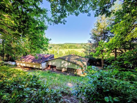   La Maison des Cyclamens : 2 ch, garage sur 1625 m2 dans un espace bois� class� Maison - 3 pi�ce(s) - 51 m�