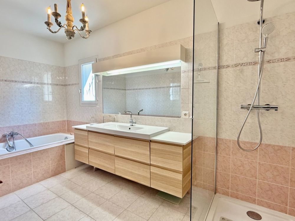 � vendre  Maison Roussillon (84220)