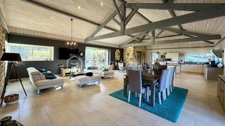  Propri�t�/ch�teau � vendre 7 pi�ces 210 m�