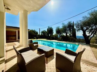  Villa � vendre 5 pi�ces 200 m�