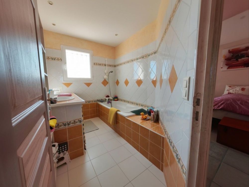 � vendre  Maison Fontvieille (13990)