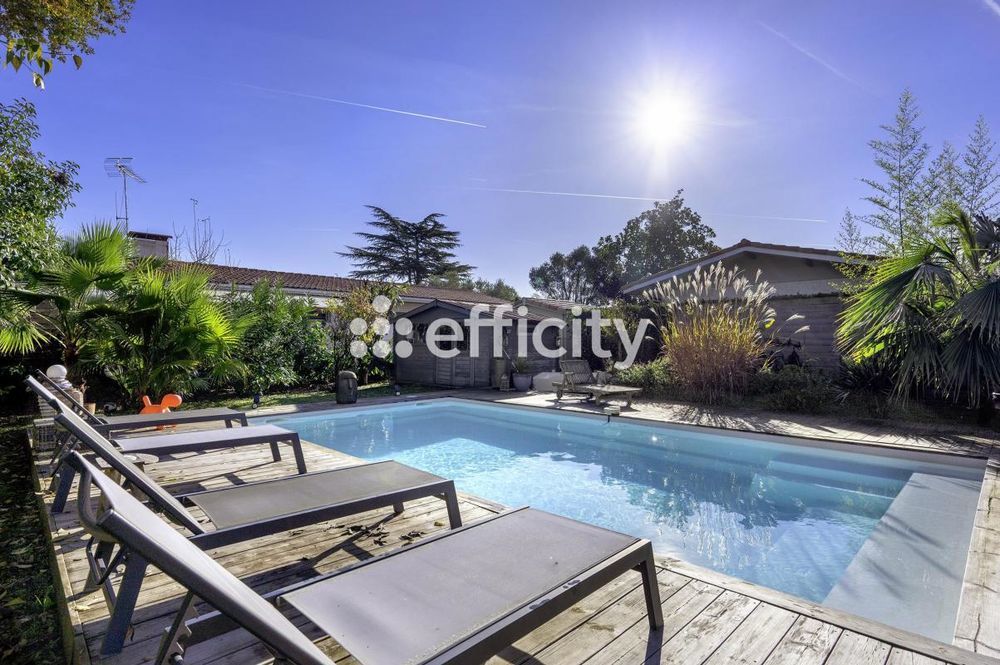 � vendre  Villa Bruges (33520)