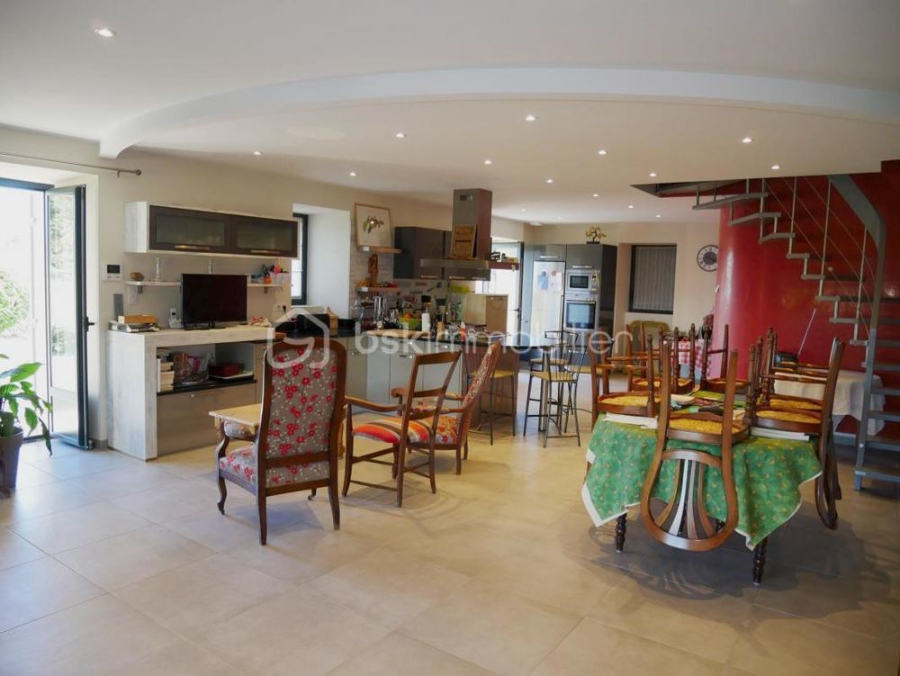 � vendre  Propri�t�/ch�teau La Douze (24330)