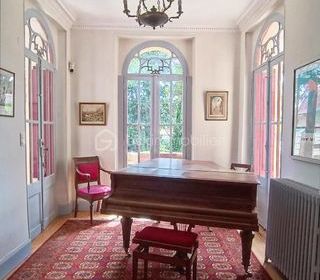  H�tel Particulier � vendre 7 pi�ces 210 m�