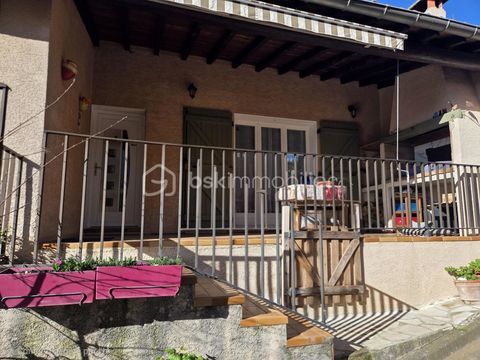   Maison de village sur un niveau de101m� habitables grand garage de 120m� Maison - 4 pi�ce(s) - 101 m�