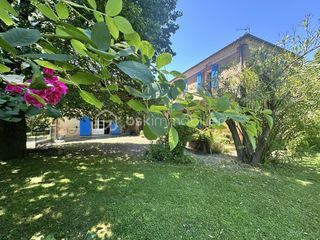  Propri�t�/ch�teau � vendre 13 pi�ces 398 m�