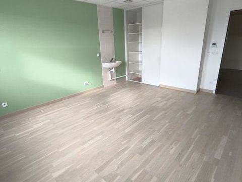 ST DENIS LES BOURG - Local d'activit&eacute; 388 01000 Saint denis les bourg