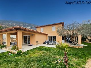  Villa � vendre 5 pi�ces 150 m�