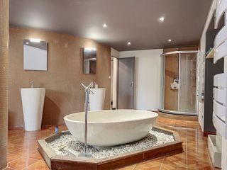  Maison � vendre 9 pi�ces 300 m�