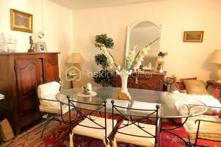  Immeuble � vendre 10 pi�ces 275 m�