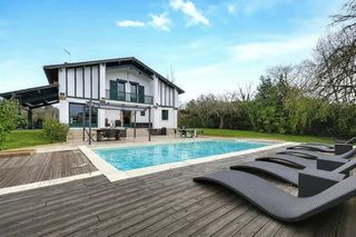  Villa � vendre 7 pi�ces 226 m�