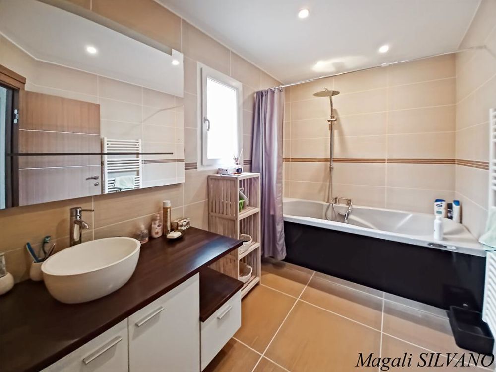 � vendre  Villa Sp�rac�des (06530)