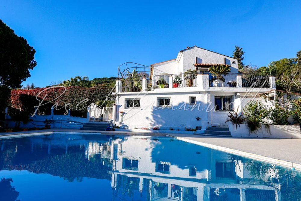 � vendre  Maison Antibes (06600)