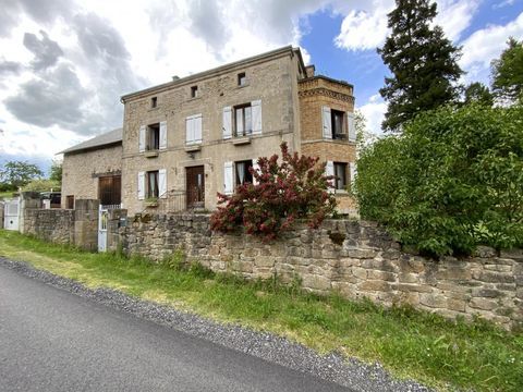   Maison Maison - 9 pi�ce(s) - 235 m�