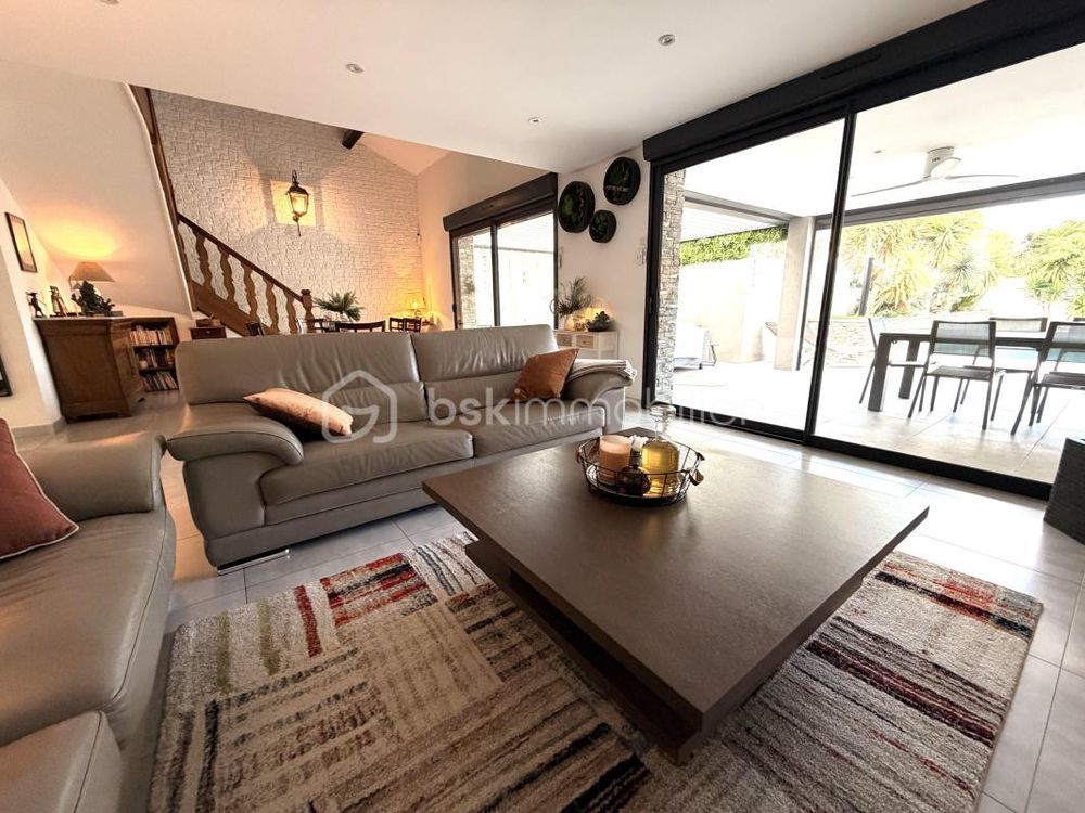 � vendre  Villa Saint-Laurent-d'Aigouze (30220)