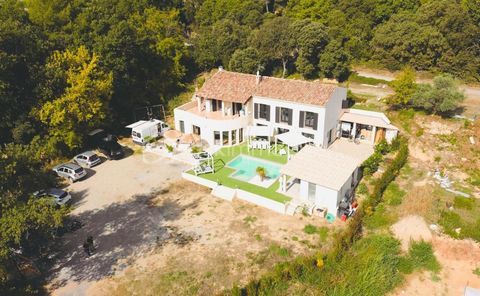   Propri�t� d'exception de 300m2 - Parc du LUBERON - Corbi�res en Provence Propri�t�/ch�teau - 10 pi�ce(s) - 301 m�