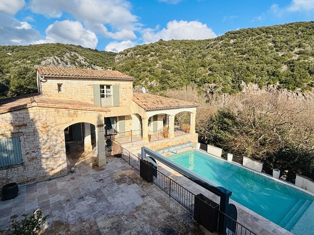 � vendre  Propri�t�/ch�teau Uz�s (30700)