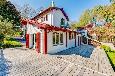   ARCANGUES VILLA D'EXCEPTION  ELEGANCE AUTHENTICIT� ET CALME ABSOLU Villa - 7 pi�ce(s) - 270 m�