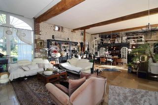  Propri�t�/ch�teau � vendre 15 + pi�ces 1100 m�