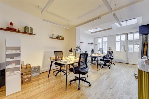 Bureaux de 105m&sup2; &agrave; vendre &agrave; proximit&eacute; de la place de Clichy 825000 75008 Paris