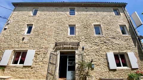   Grande maison de caract�re 220m2 en pierre � Vagnas (07), � proximit� de Vallon-Pont-d'Arc Maison - 11 pi�ce(s) - 220 m�
