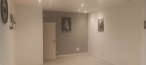 Rodez (Boulevard Laromigui&egrave;re), Local commercial 34 m&sup2; environ, proche commerces et services 636 12000 Rodez