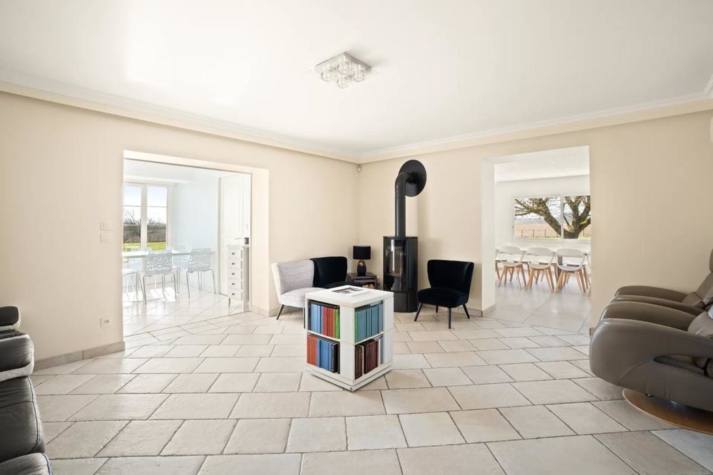 � vendre  Maison Mionnay (01390)