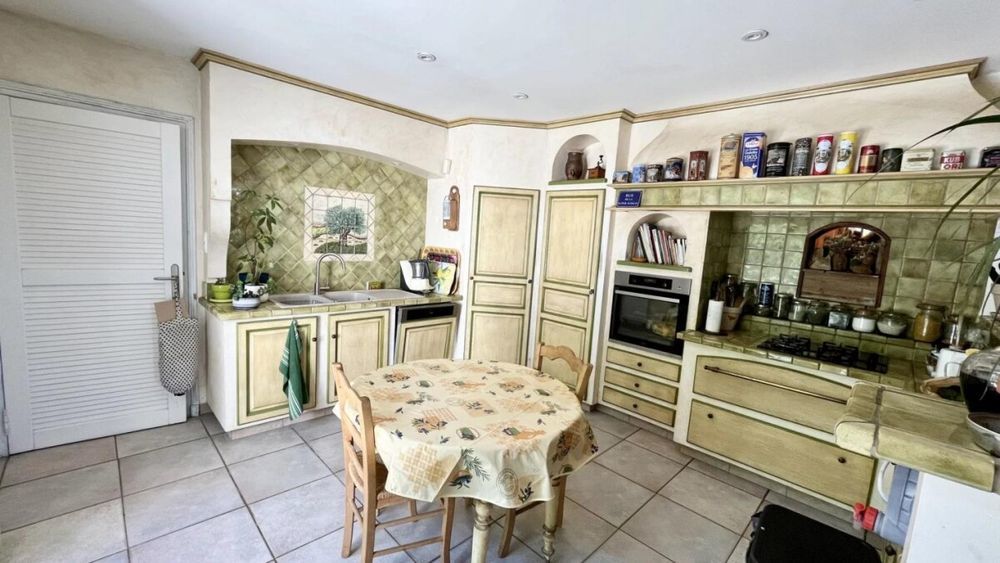 � vendre  Villa Venasque (84210)