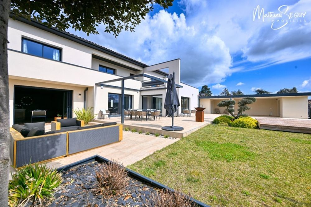 � vendre  Propri�t�/ch�teau Thurins (69510)