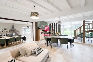  Maison � vendre 8 pi�ces 273 m�