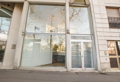 Local commercial de 97 m&sup2; 3366 75016 Paris