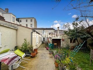  Immeuble � vendre 15 + pi�ces 270 m�